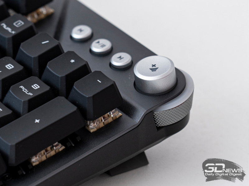 Тихая механическая клавиатура и универсальная мышь с 13 кнопками: MSI STRIKE 600 Silent и MSI VERSA PRO Wireless